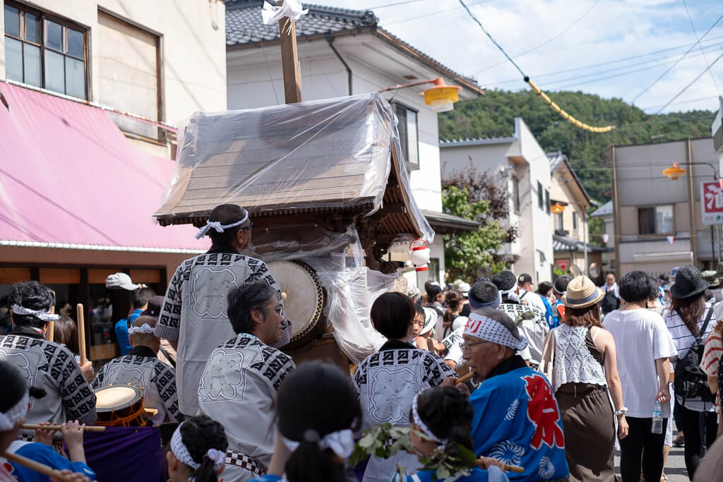 まずは子ども神輿